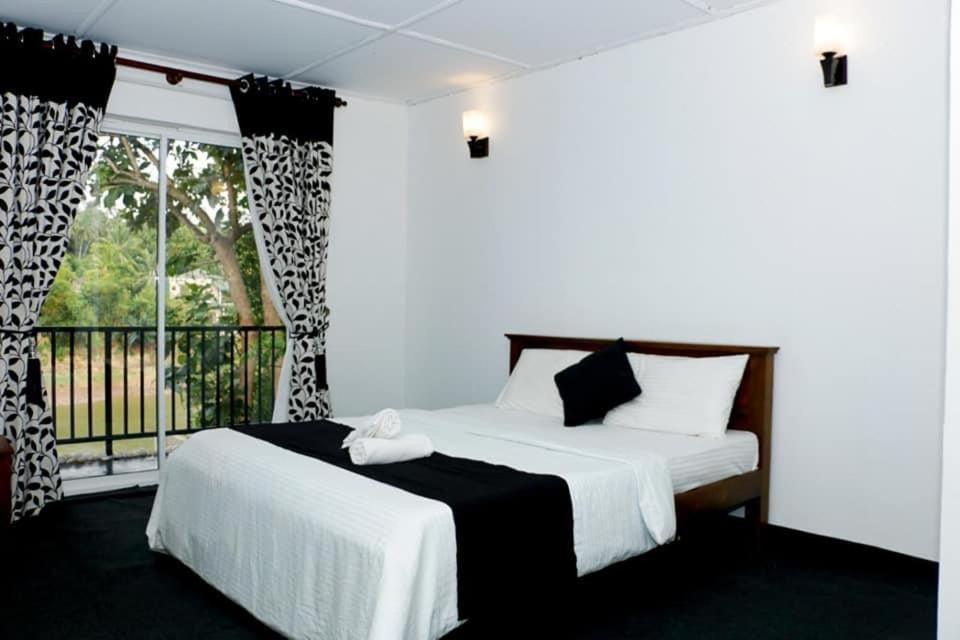 Sadhara River View Lodge キャンディー エクステリア 写真