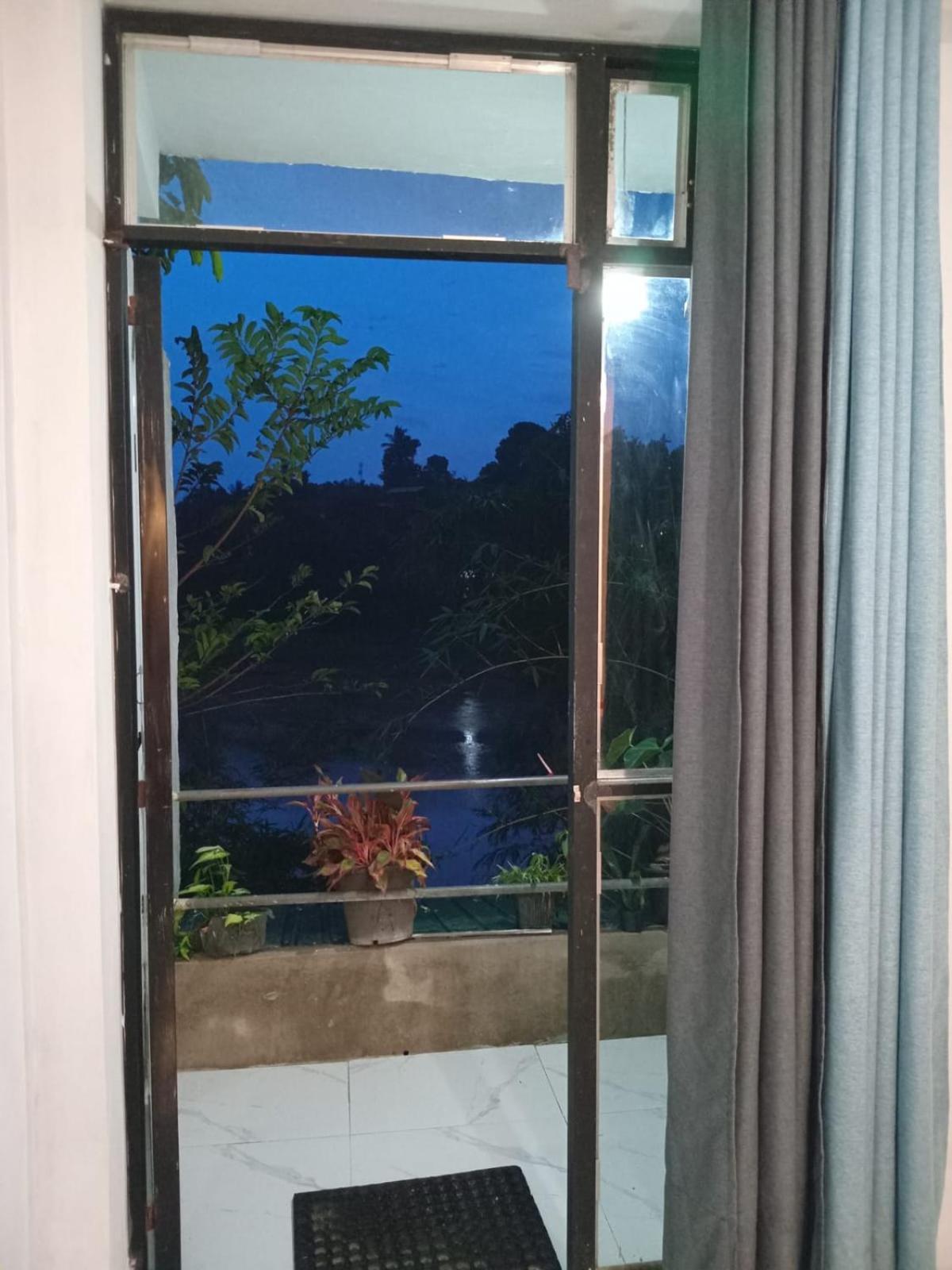 Sadhara River View Lodge キャンディー エクステリア 写真