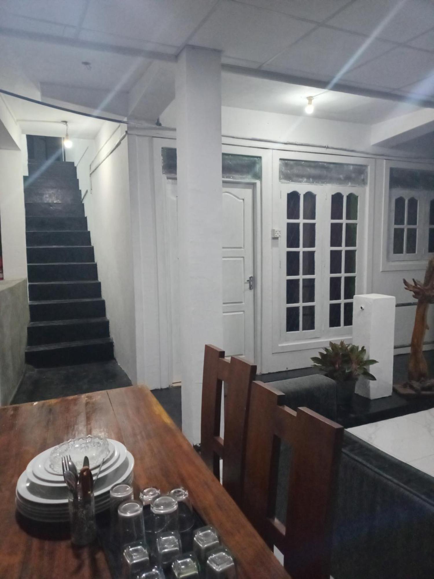 Sadhara River View Lodge キャンディー エクステリア 写真