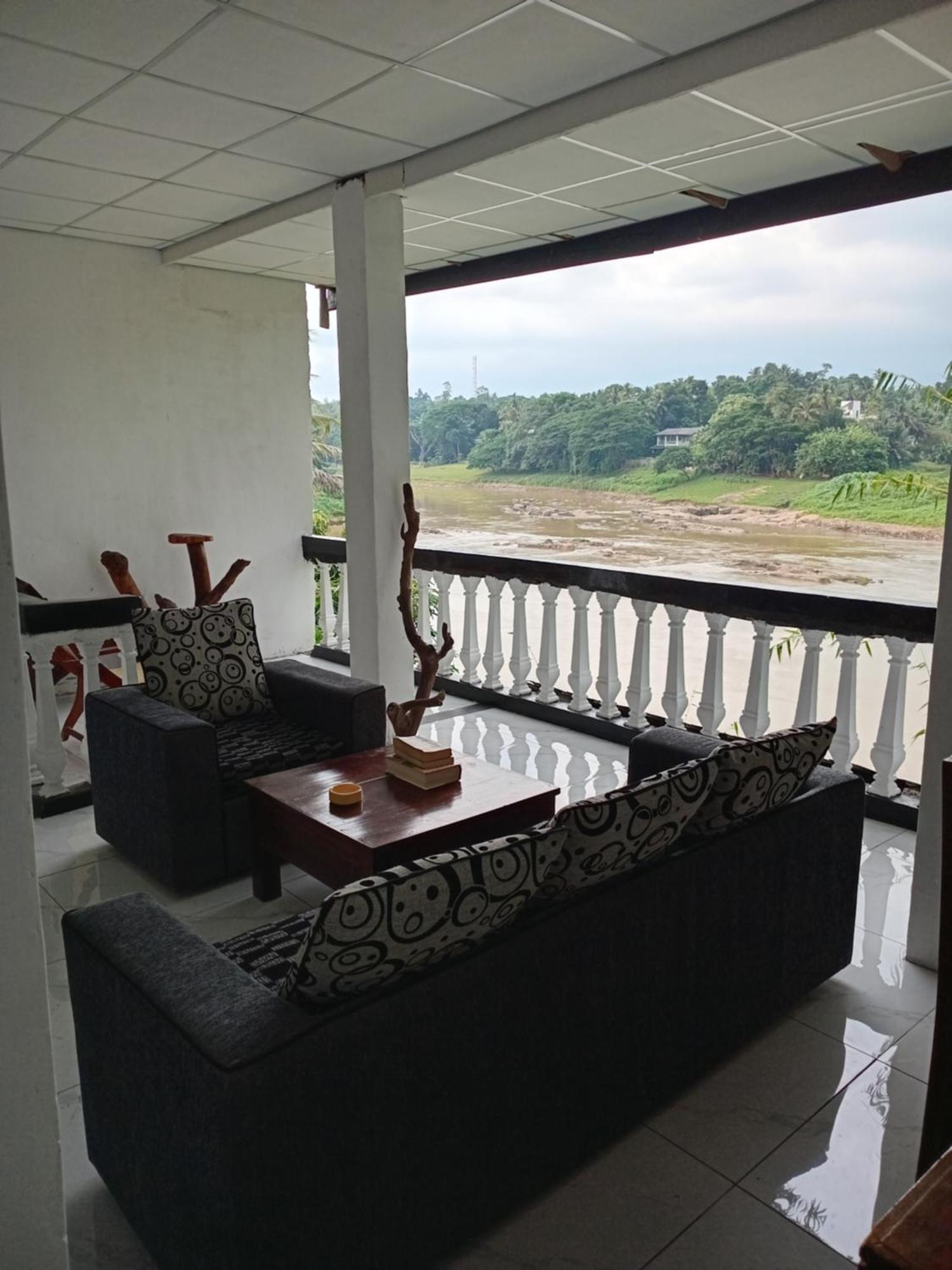 Sadhara River View Lodge キャンディー エクステリア 写真